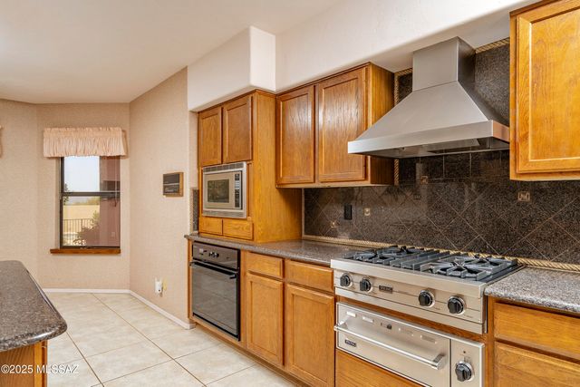 2374 E Calle Los Altos, Tucson, AZ 85718