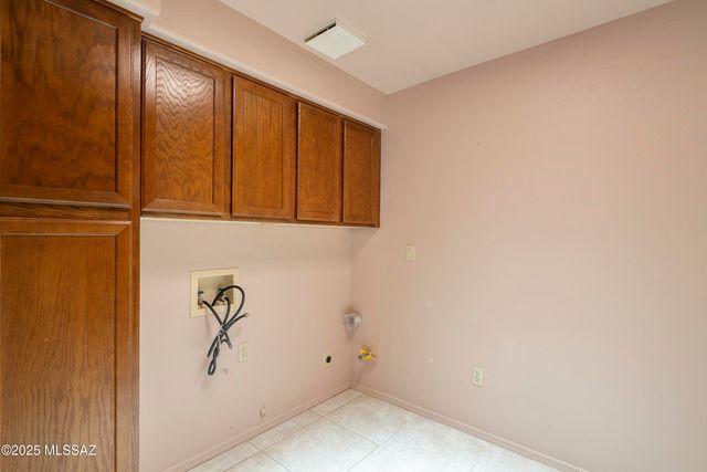 2374 E Calle Los Altos, Tucson, AZ 85718