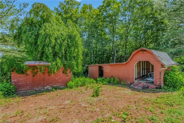 2119 Old Pipers Gap Road, Cana, VA 24317