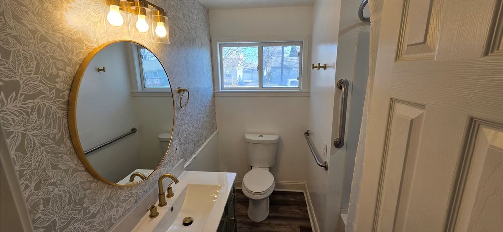 4140 68th Street, Urbandale, IA 50322