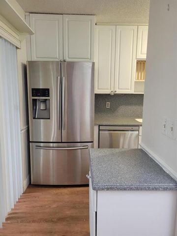 903 SE Camelot Gardens Boulevard SE, Port St. Lucie, FL 34952