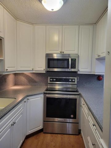 903 SE Camelot Gardens Boulevard SE, Port St. Lucie, FL 34952
