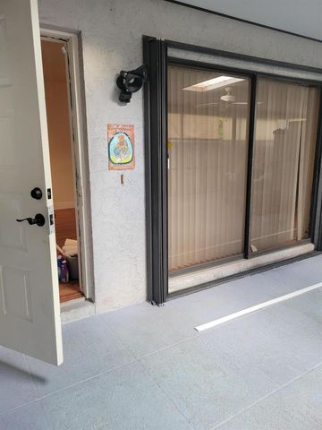 903 SE Camelot Gardens Boulevard SE, Port St. Lucie, FL 34952