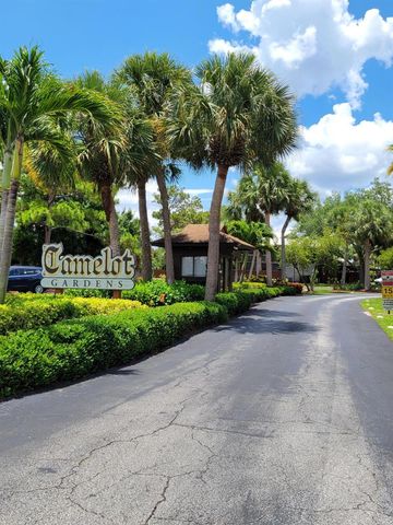 903 SE Camelot Gardens Boulevard SE, Port St. Lucie, FL 34952