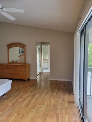 903 SE Camelot Gardens Boulevard SE, Port St. Lucie, FL 34952