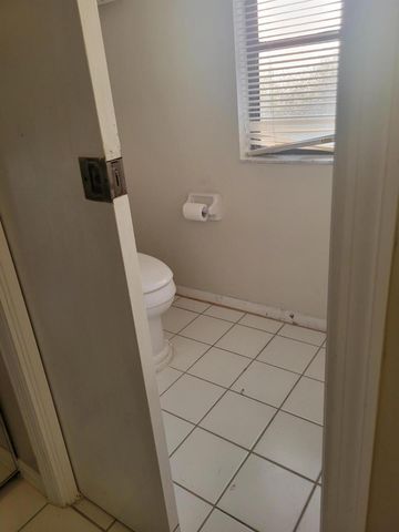 903 SE Camelot Gardens Boulevard SE, Port St. Lucie, FL 34952