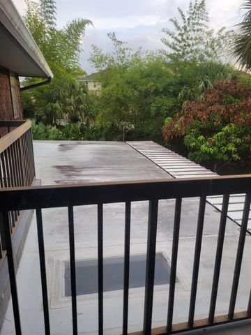 903 SE Camelot Gardens Boulevard SE, Port St. Lucie, FL 34952