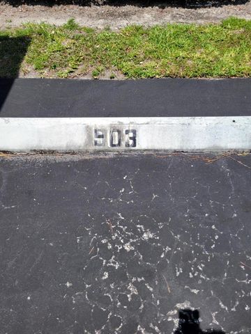 903 SE Camelot Gardens Boulevard SE, Port St. Lucie, FL 34952
