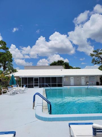 903 SE Camelot Gardens Boulevard SE, Port St. Lucie, FL 34952