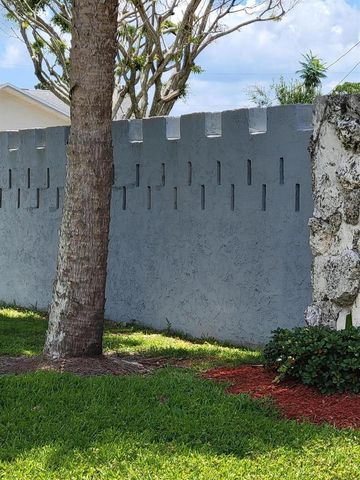 903 SE Camelot Gardens Boulevard SE, Port St. Lucie, FL 34952