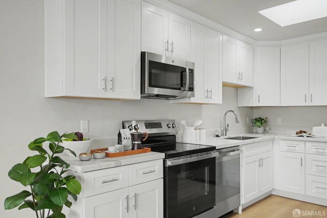 11 East Cavour Street, Daly City, CA 94014