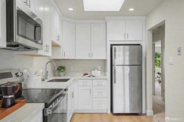 11 East Cavour Street, Daly City, CA 94014