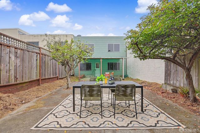11 East Cavour Street, Daly City, CA 94014