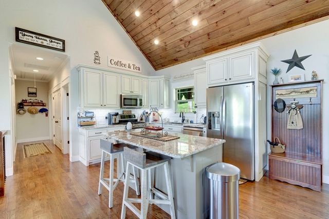 2079 Gallatin Road, Young Harris, GA 30582