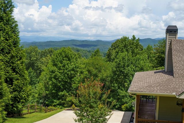 2079 Gallatin Road, Young Harris, GA 30582