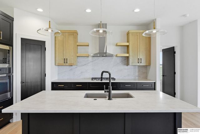 20702 Vernon Avenue, Elkhorn, NE 68022