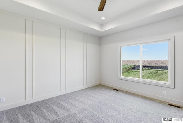 20702 Vernon Avenue, Elkhorn, NE 68022