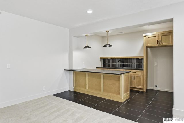 20702 Vernon Avenue, Elkhorn, NE 68022