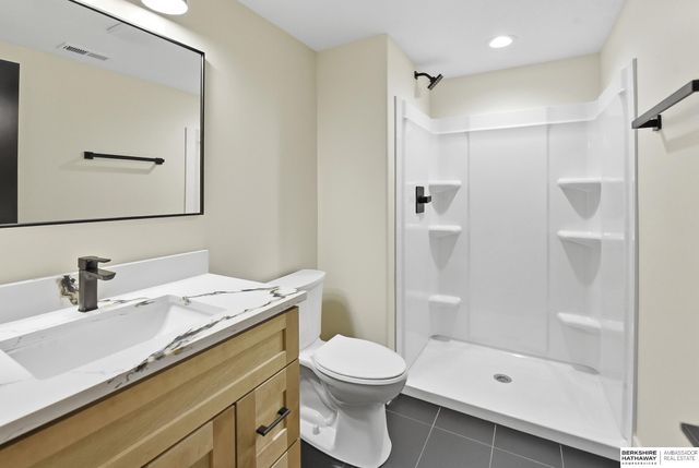 20702 Vernon Avenue, Elkhorn, NE 68022