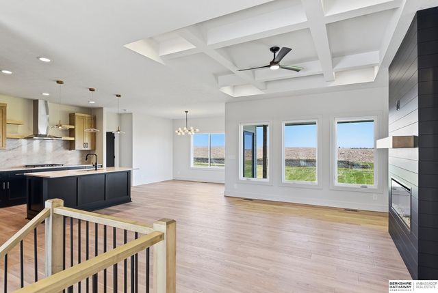 20702 Vernon Avenue, Elkhorn, NE 68022