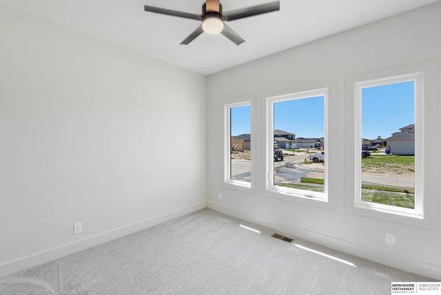 20702 Vernon Avenue, Elkhorn, NE 68022