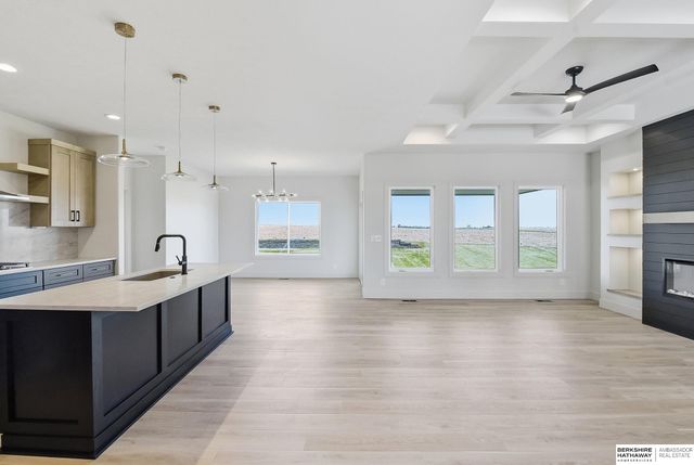 20702 Vernon Avenue, Elkhorn, NE 68022