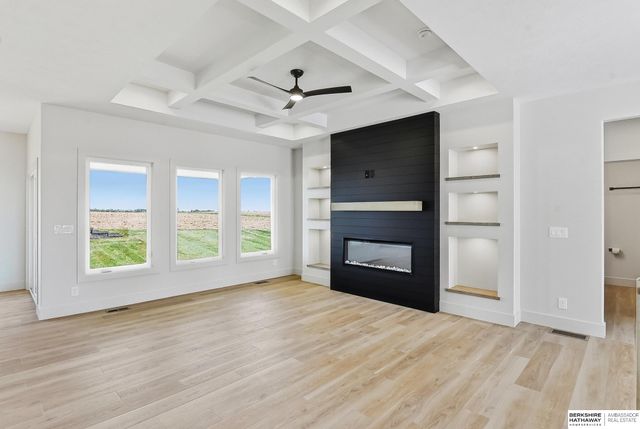 20702 Vernon Avenue, Elkhorn, NE 68022