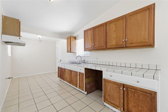 2047 W Lingard, Lancaster, CA 93536