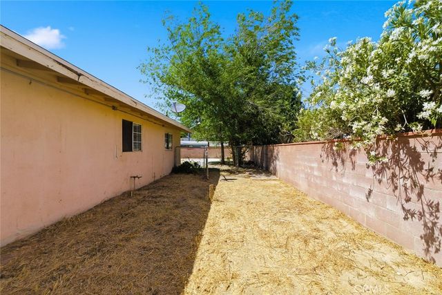 2047 W Lingard, Lancaster, CA 93536