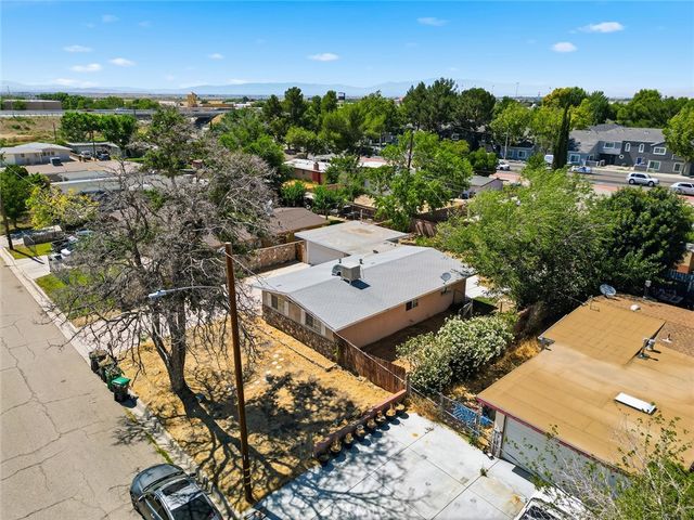 2047 W Lingard, Lancaster, CA 93536