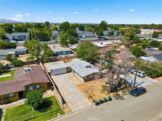 2047 W Lingard, Lancaster, CA 93536