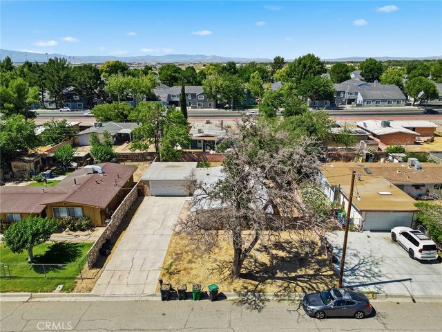 2047 W Lingard, Lancaster, CA 93536