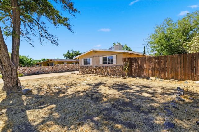 2047 W Lingard, Lancaster, CA 93536