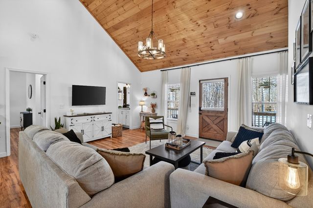 617 Zenith Trl, Ellijay, GA 30540