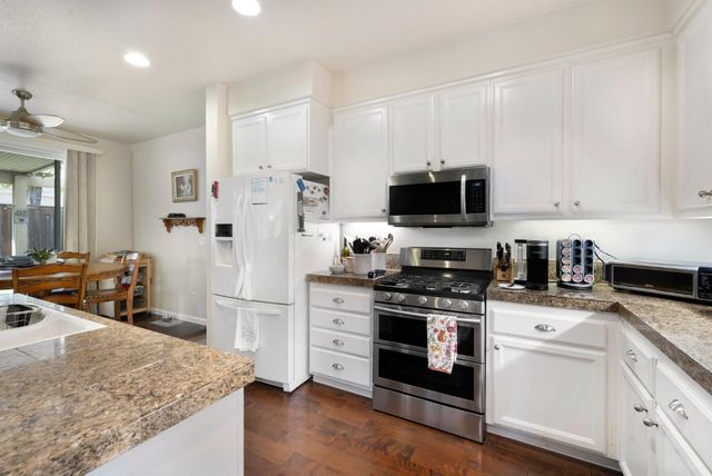 15 Port Henley Ct, Sacramento, CA 95835