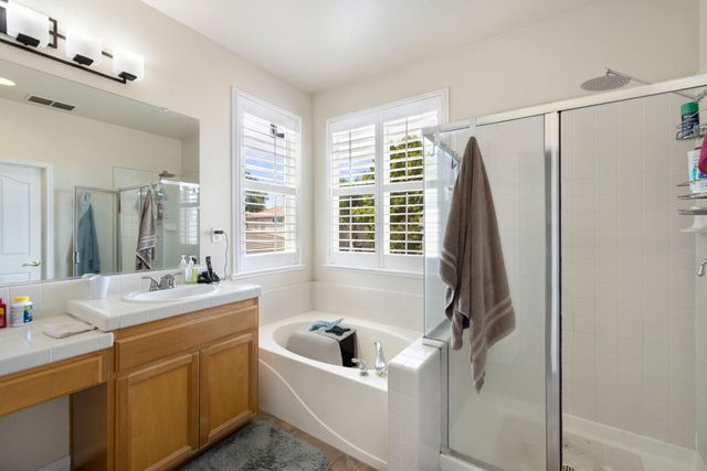 15 Port Henley Ct, Sacramento, CA 95835