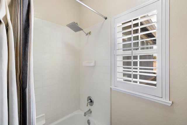 15 Port Henley Ct, Sacramento, CA 95835