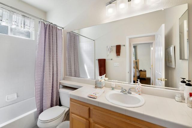 15 Port Henley Ct, Sacramento, CA 95835