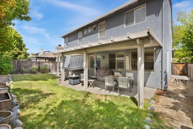 15 Port Henley Ct, Sacramento, CA 95835