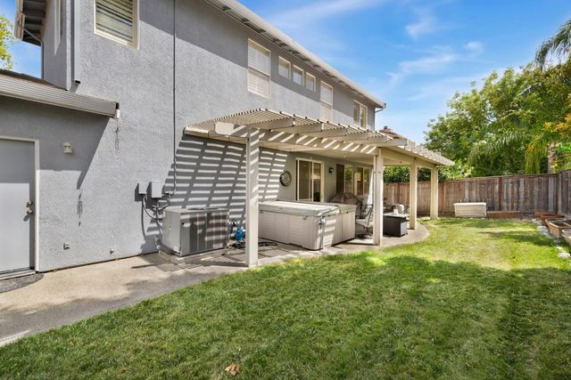 15 Port Henley Ct, Sacramento, CA 95835