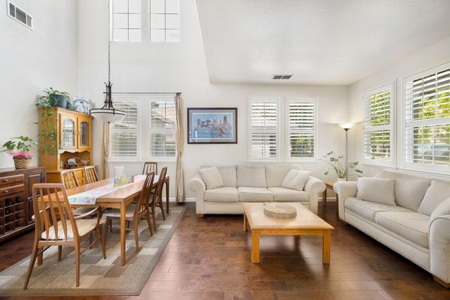 15 Port Henley Ct, Sacramento, CA 95835