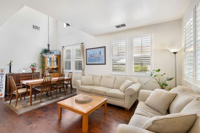 15 Port Henley Ct, Sacramento, CA 95835