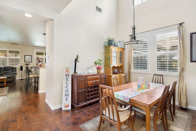 15 Port Henley Ct, Sacramento, CA 95835