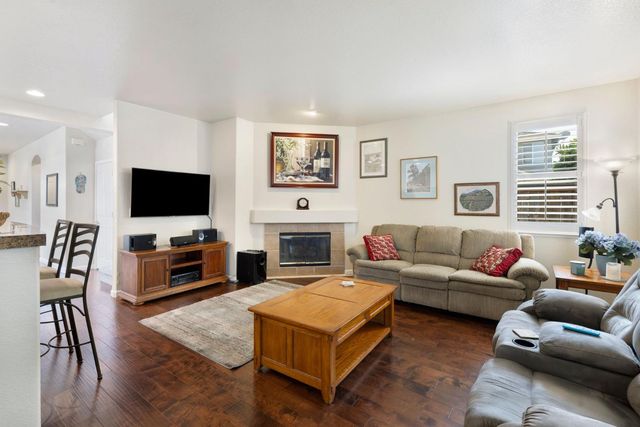 15 Port Henley Ct, Sacramento, CA 95835