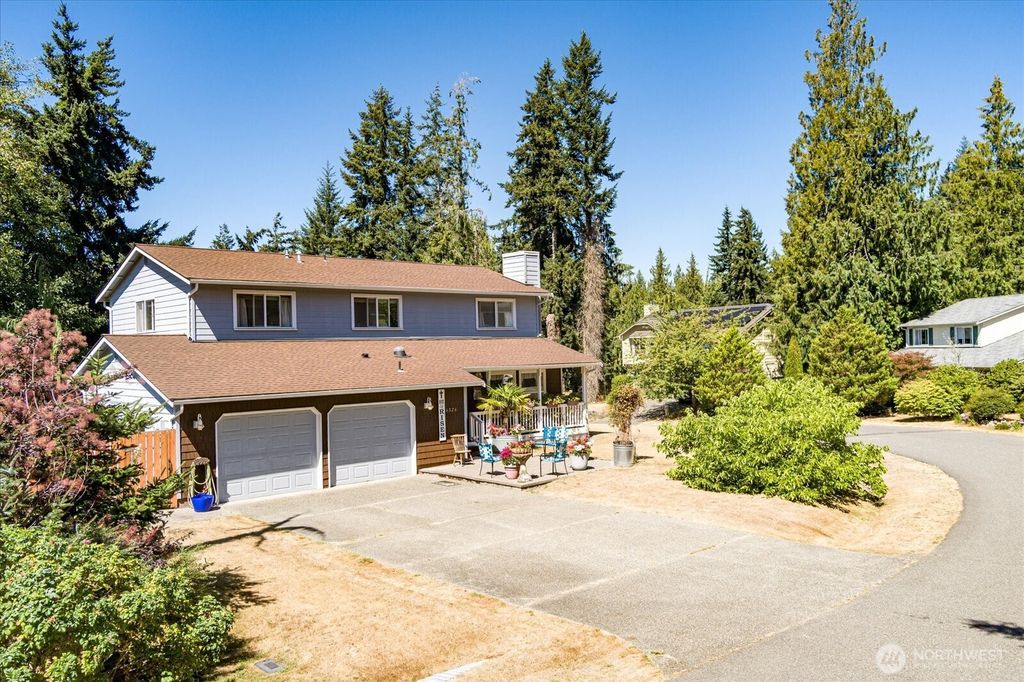 4324 Shadowood Drive, Clinton, WA 98236