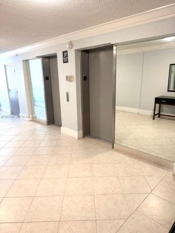 2000 NE 135th St 207, North Miami, FL 33181