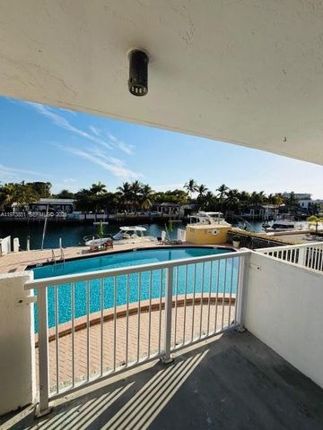 2000 NE 135th St 207, North Miami, FL 33181