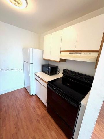 2000 NE 135th St 207, North Miami, FL 33181