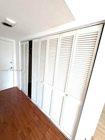 2000 NE 135th St 207, North Miami, FL 33181