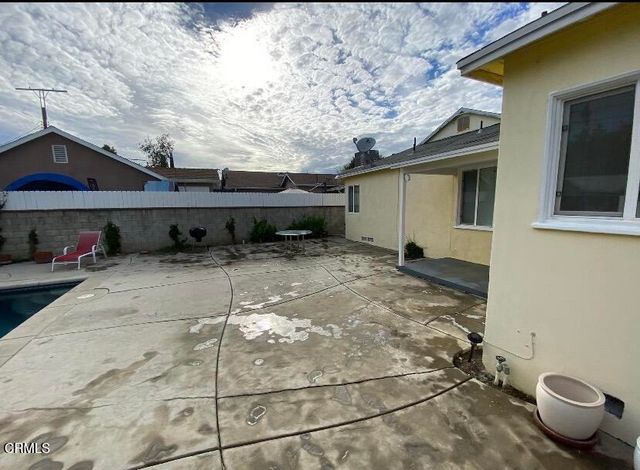 17616 Calvert Street, Encino, CA 91316